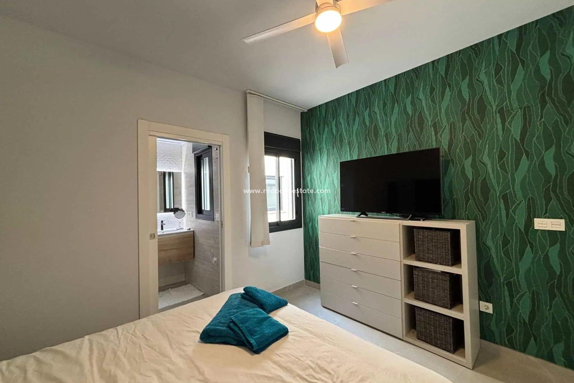 Revente - Appartement -
Torrevieja - Las Piscinas Naturales