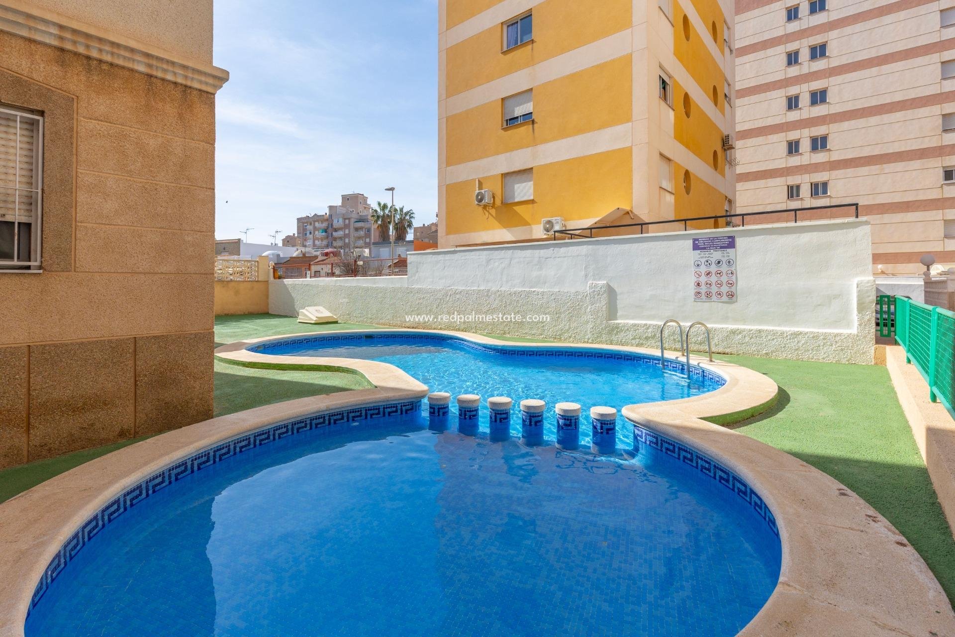 Revente - Appartement -
Torrevieja - Nueva Torrevieja - Aguas Nuevas