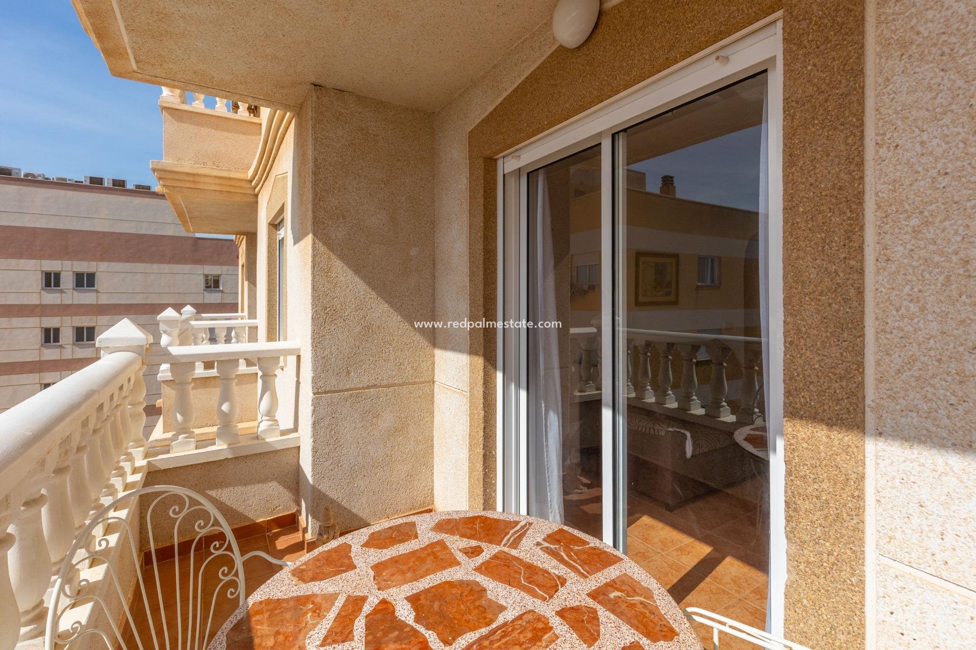 Revente - Appartement -
Torrevieja - Nueva Torrevieja - Aguas Nuevas