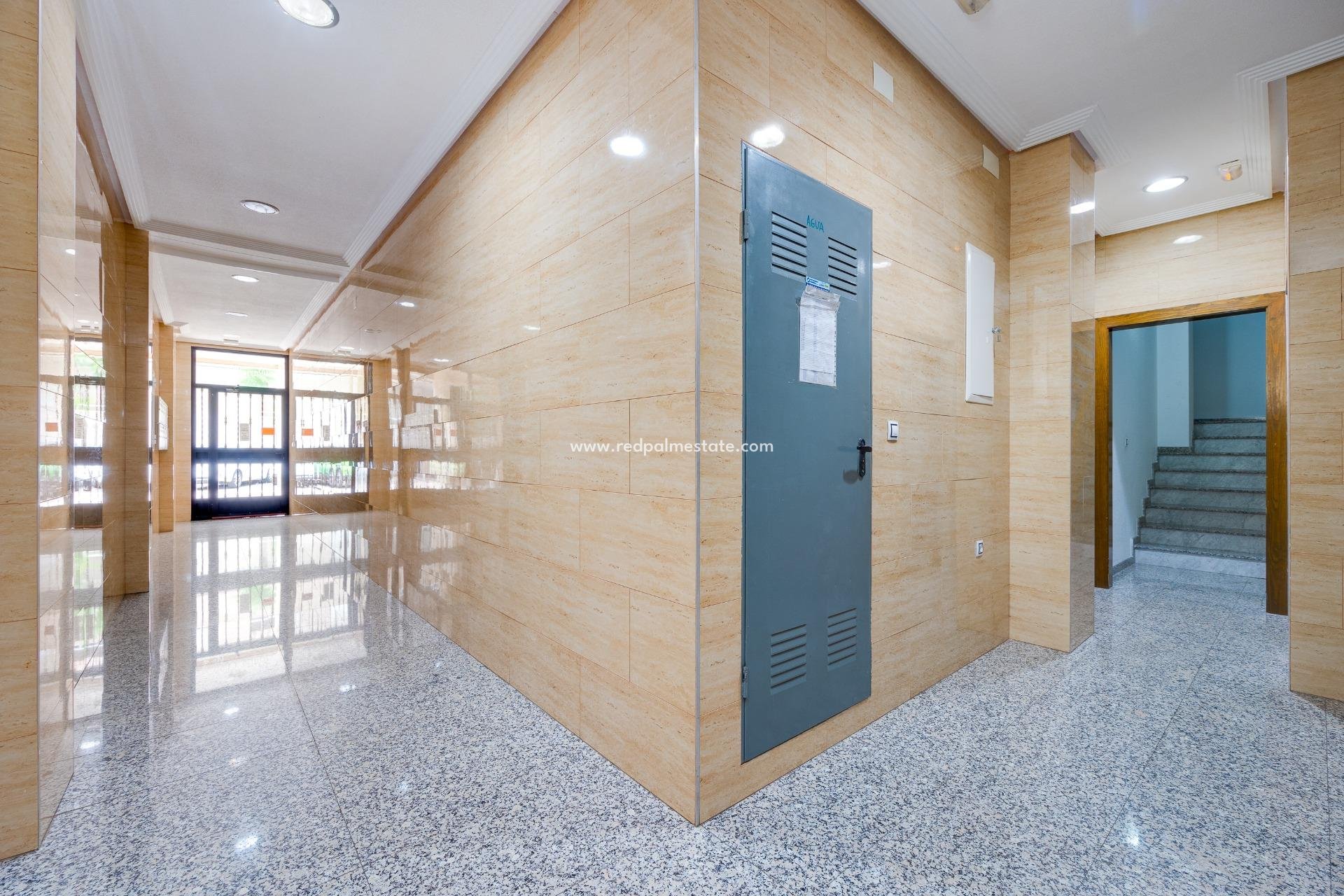 Revente - Appartement -
Torrevieja - PARQUE DE LAS NACIONES