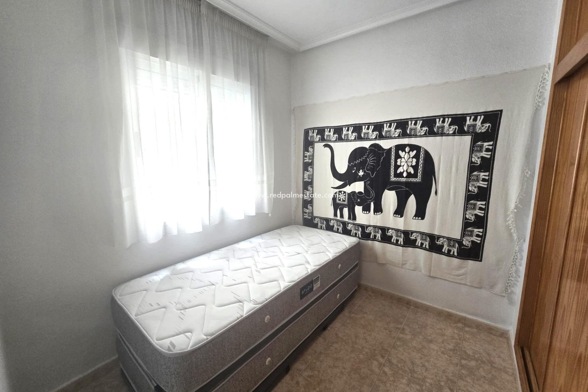 Revente - Appartement -
Torrevieja - Parque las naciones