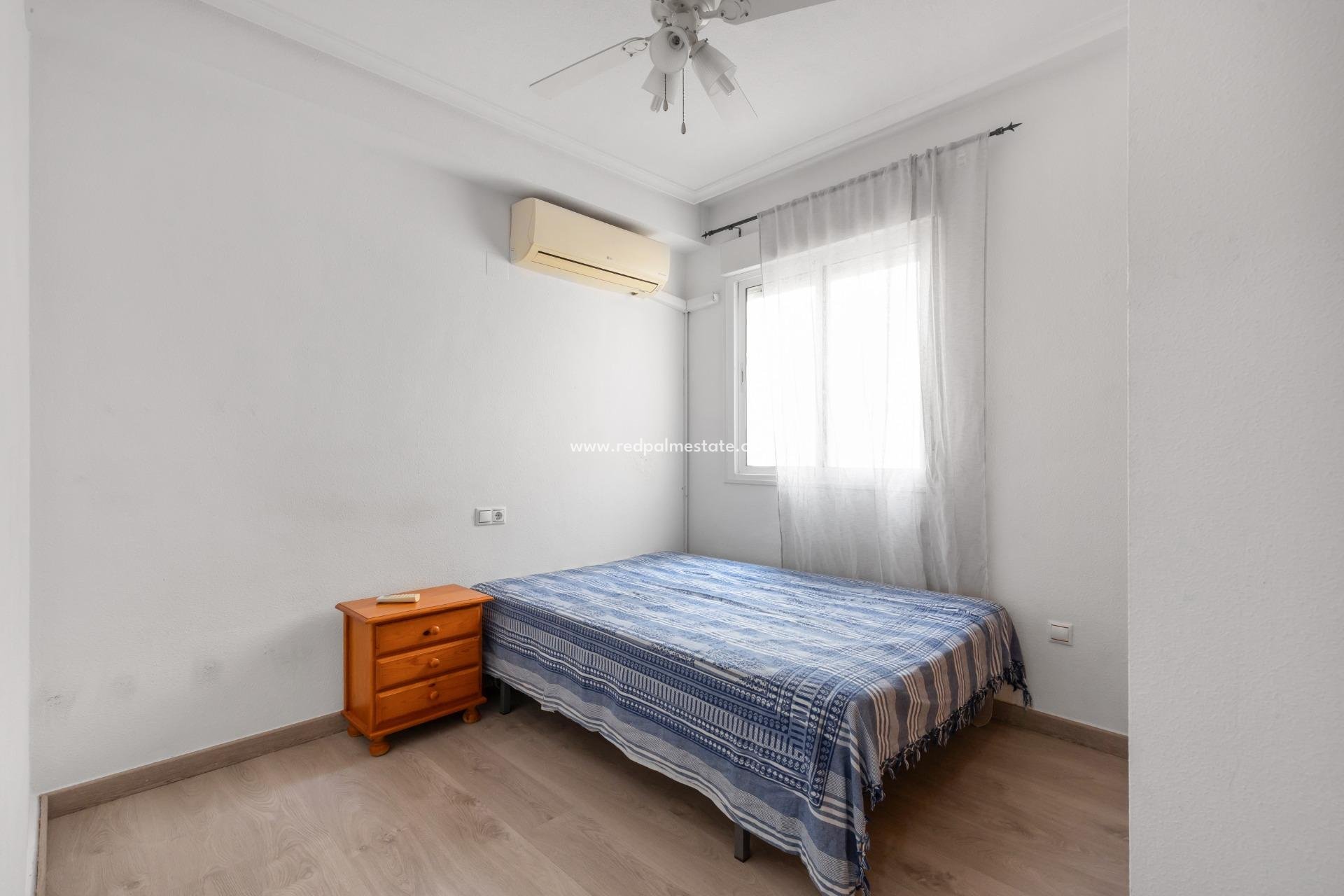 Revente - Appartement -
Torrevieja - Playa de los Locos