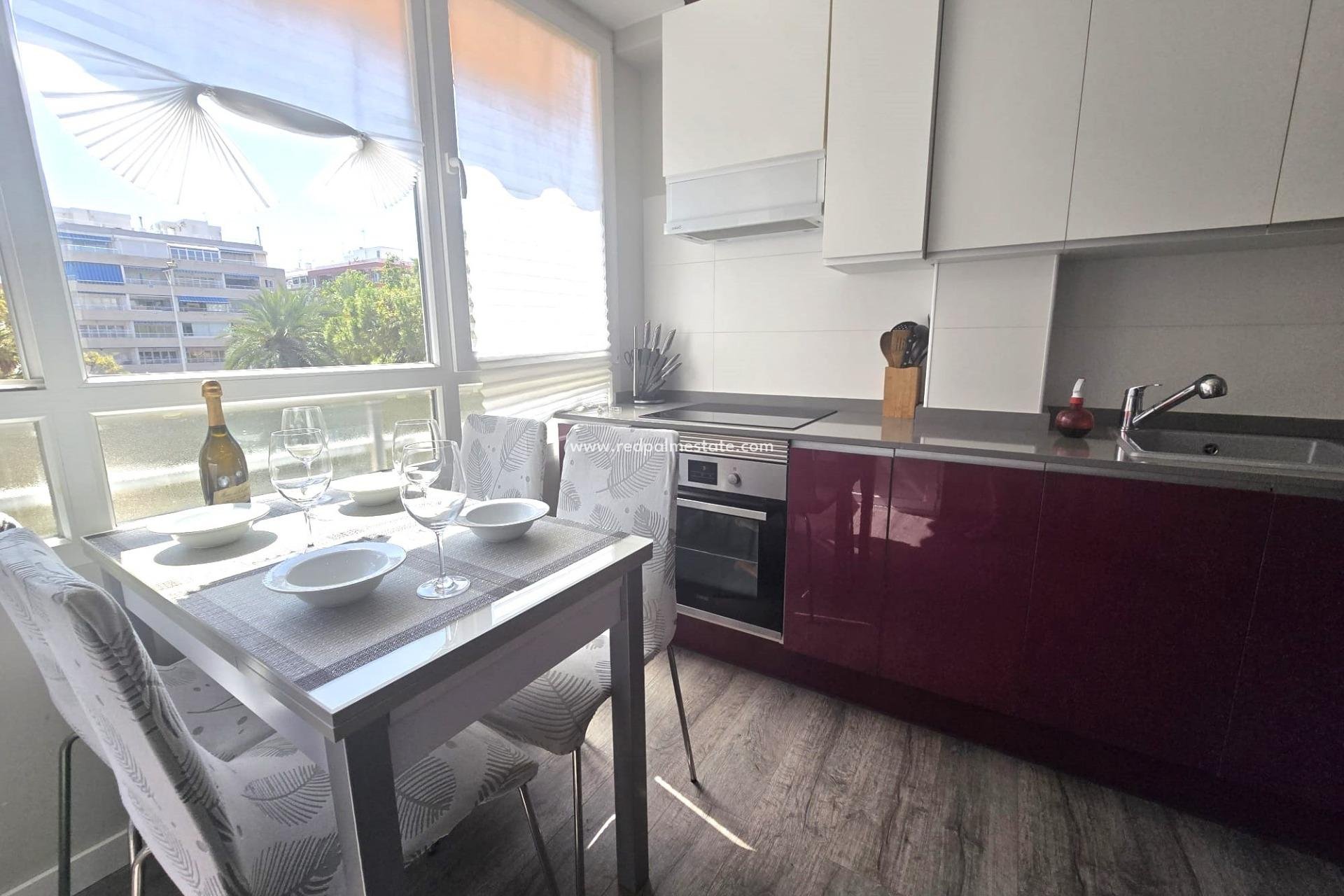 Revente - Appartement -
Torrevieja - Playa del Cura
