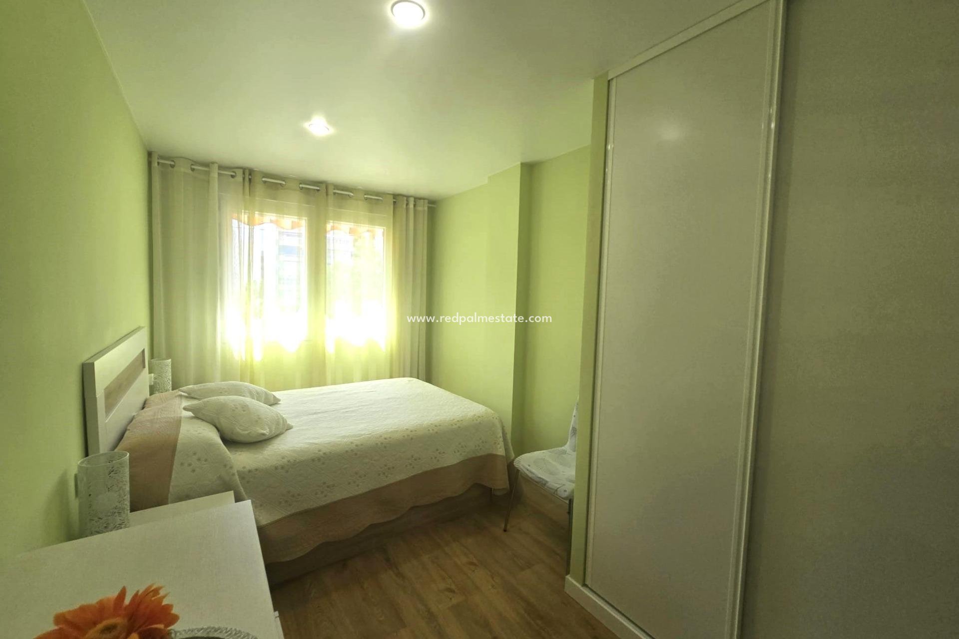 Revente - Appartement -
Torrevieja - Playa del Cura
