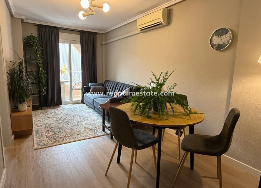Revente - Appartement -
Torrevieja - Playa del Cura