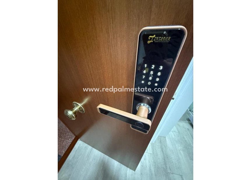 Revente - Appartement -
Torrevieja - Playa del Cura