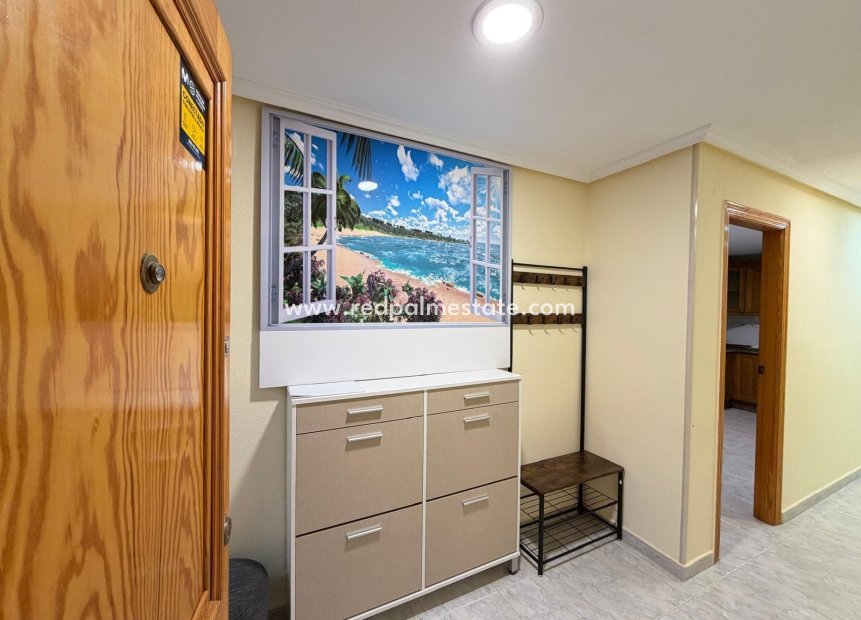 Revente - Appartement -
Torrevieja - Playa del Cura