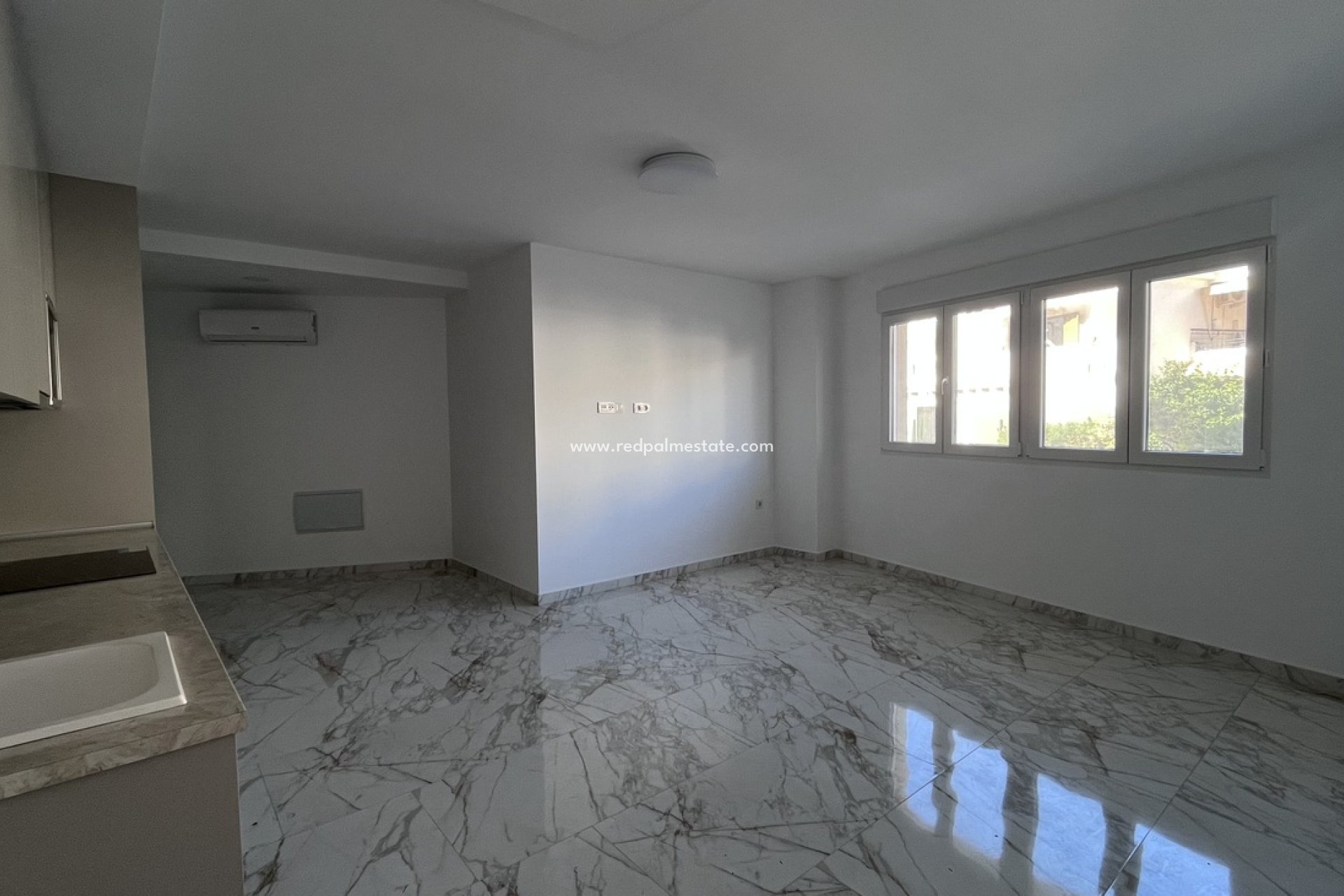 Revente - Appartement -
Torrevieja - PLAYA LOS LOCOS