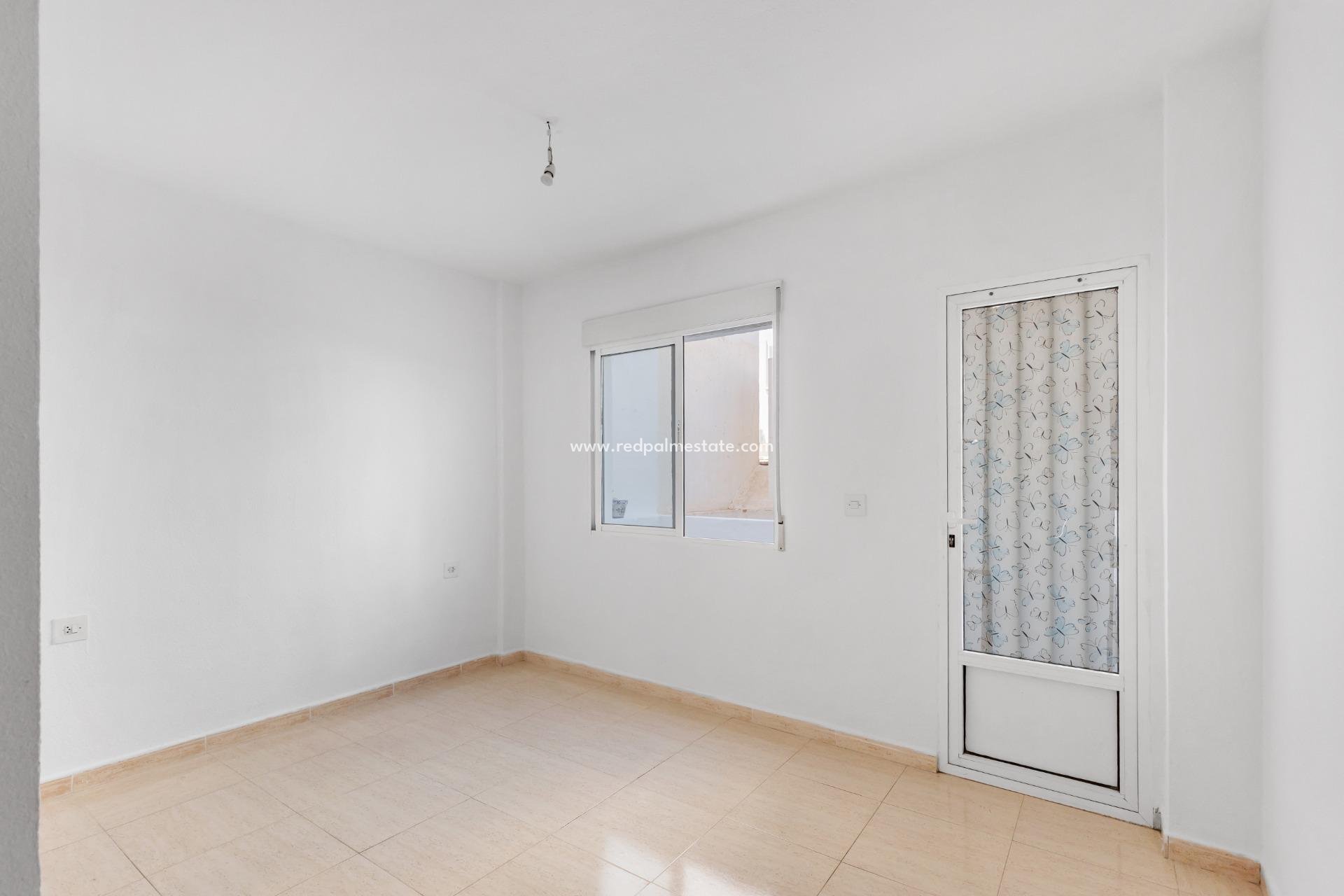 Revente - Appartement -
Torrevieja - Puerto Deportivo