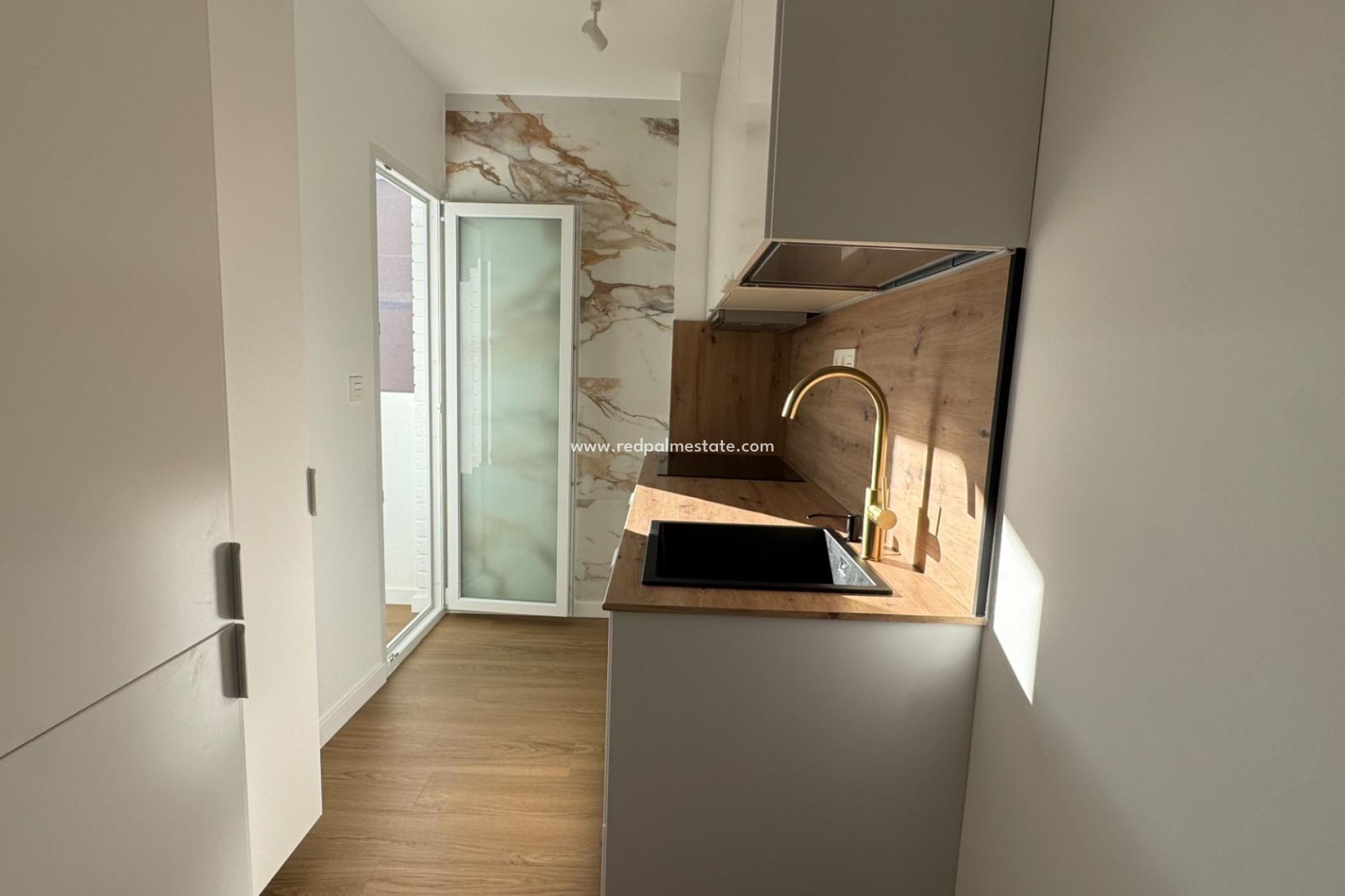 Revente - Appartement -
Torrevieja - Punta prima