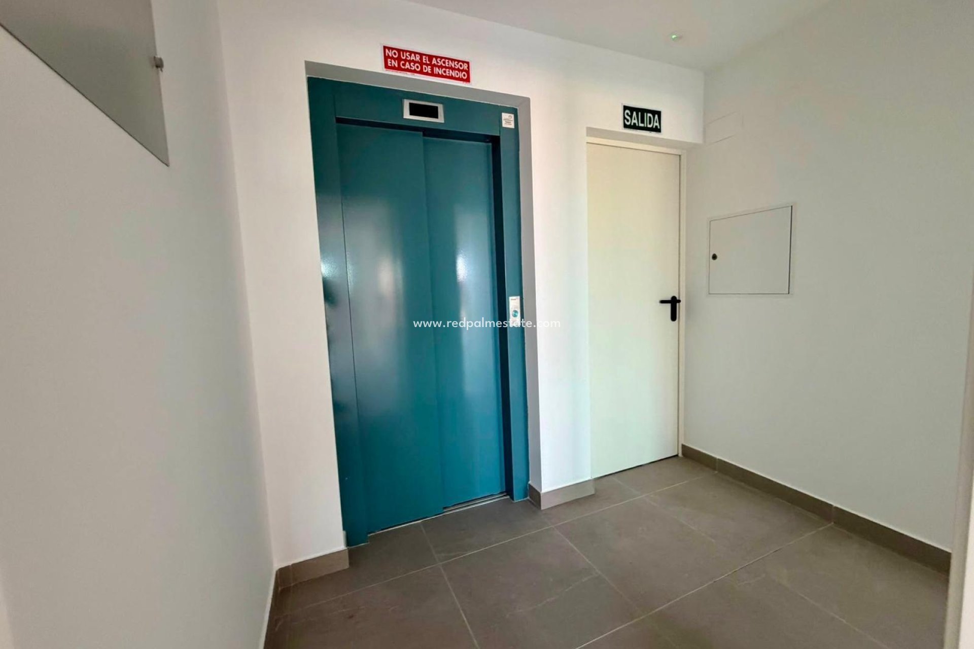Revente - Appartement -
Torrevieja - Punta prima