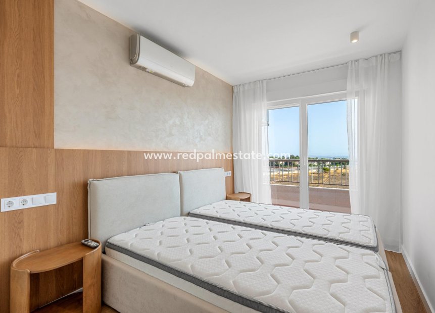 Revente - Appartement -
Torrevieja - Punta prima