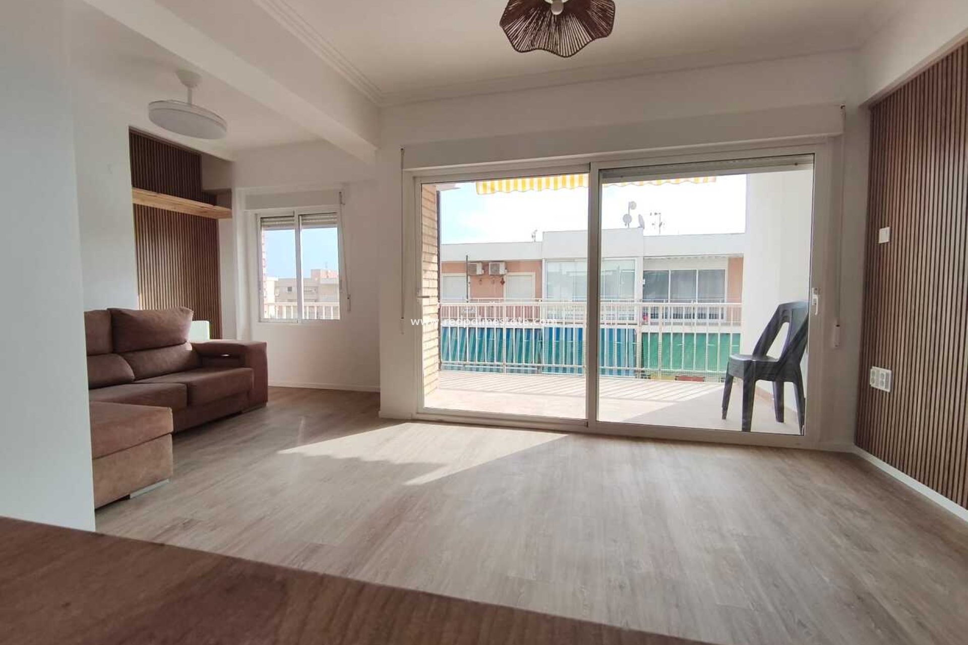 Revente - Appartement -
Torrevieja - Punta prima