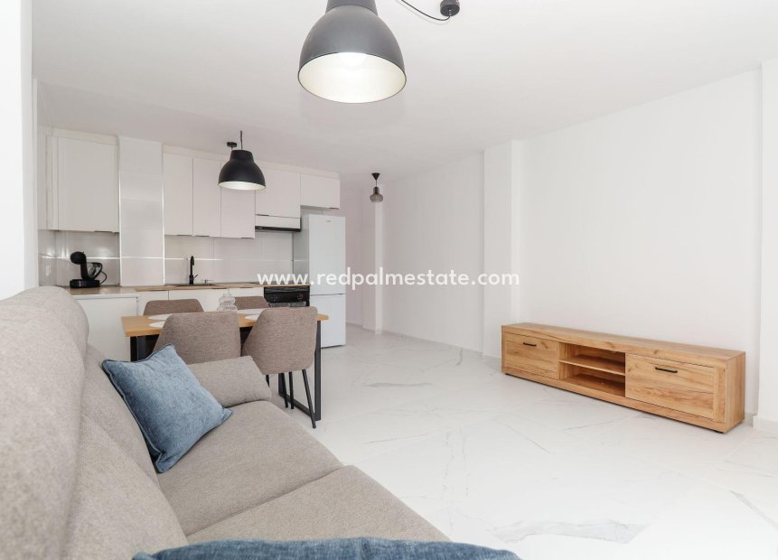 Revente - Appartement -
Torrevieja - Punta prima