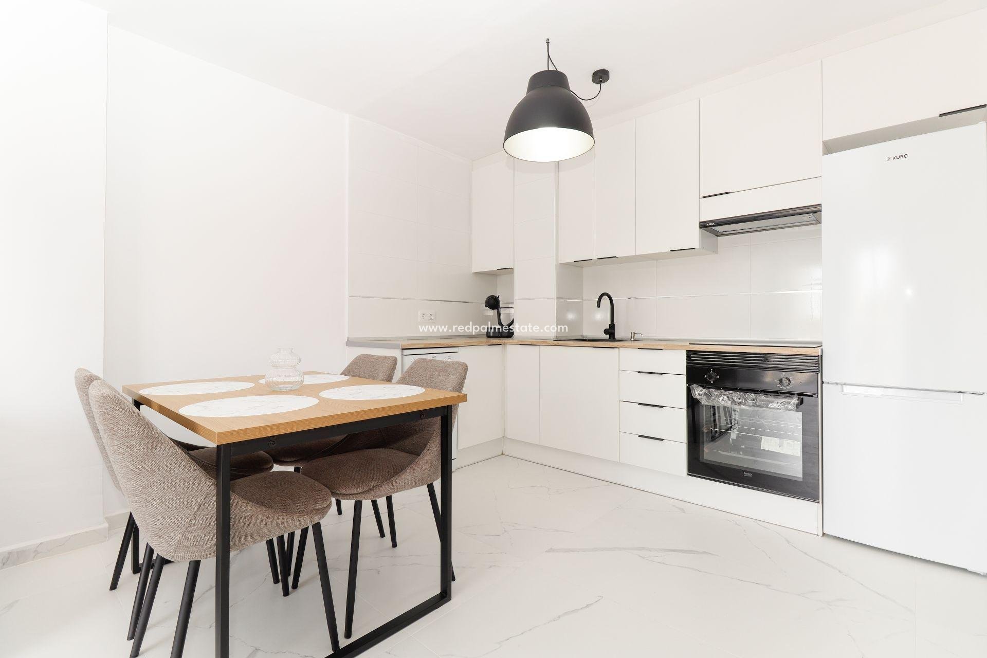 Revente - Appartement -
Torrevieja - Punta prima