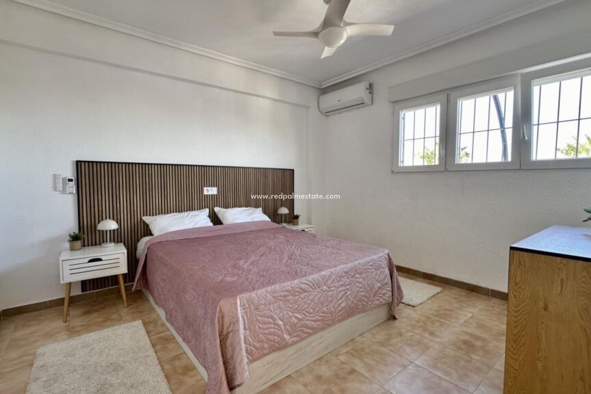 Revente - Appartement -
Torrevieja - Punta prima