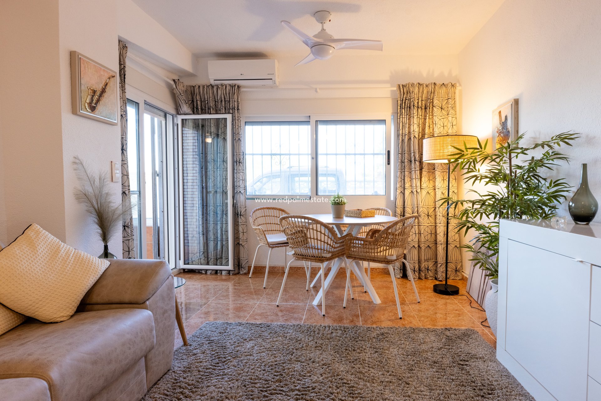 Revente - Appartement -
Torrevieja - Punta prima