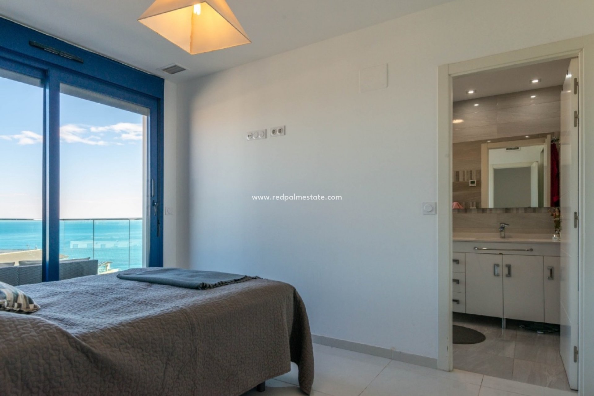 Revente - Appartement -
Torrevieja - Punta prima