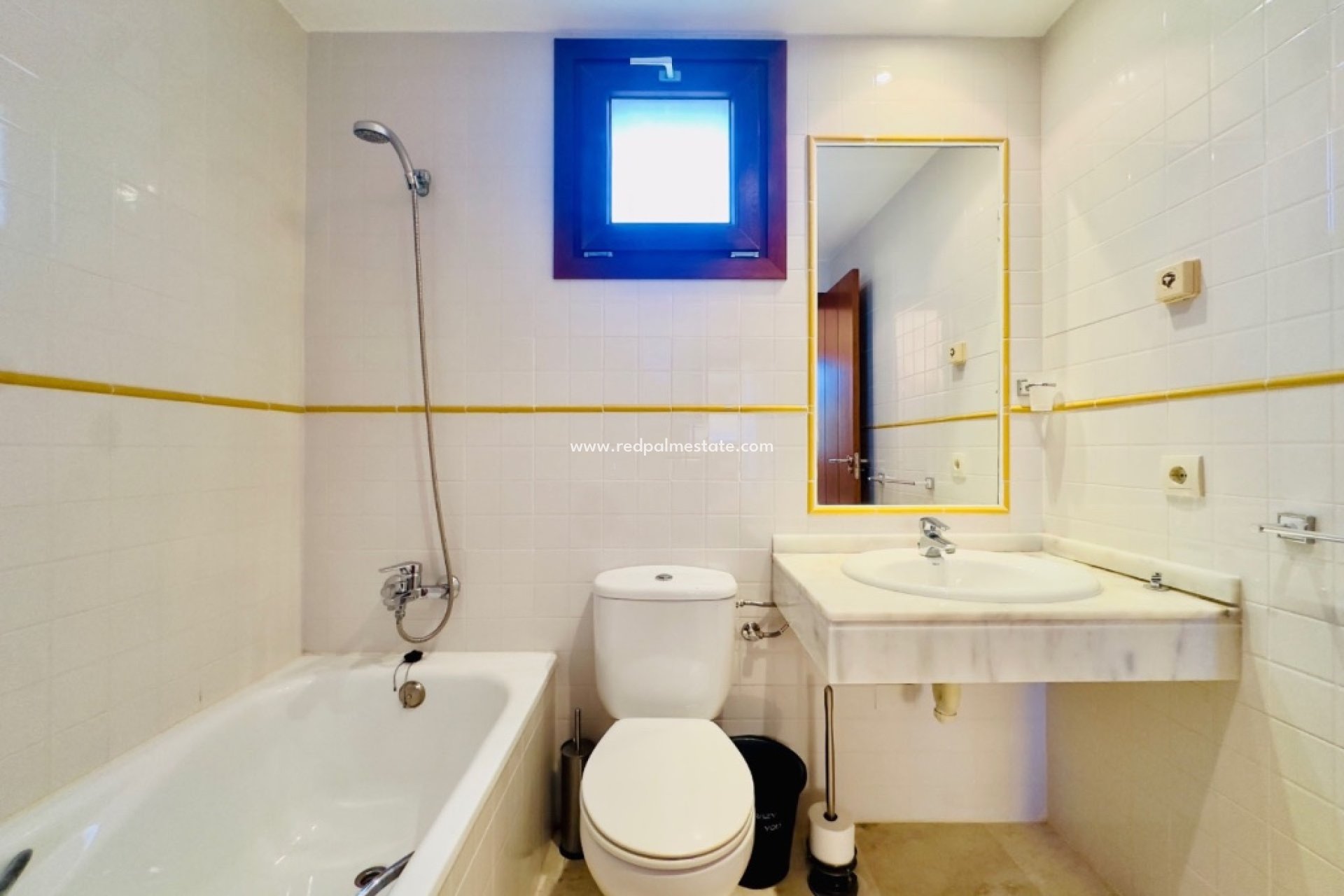 Revente - Appartement -
Torrevieja - Punta prima