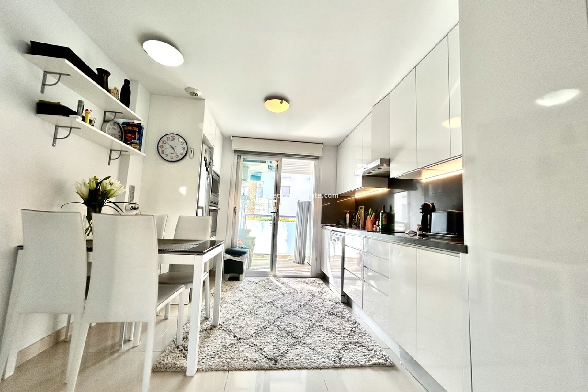 Revente - Appartement -
Torrevieja - Punta prima