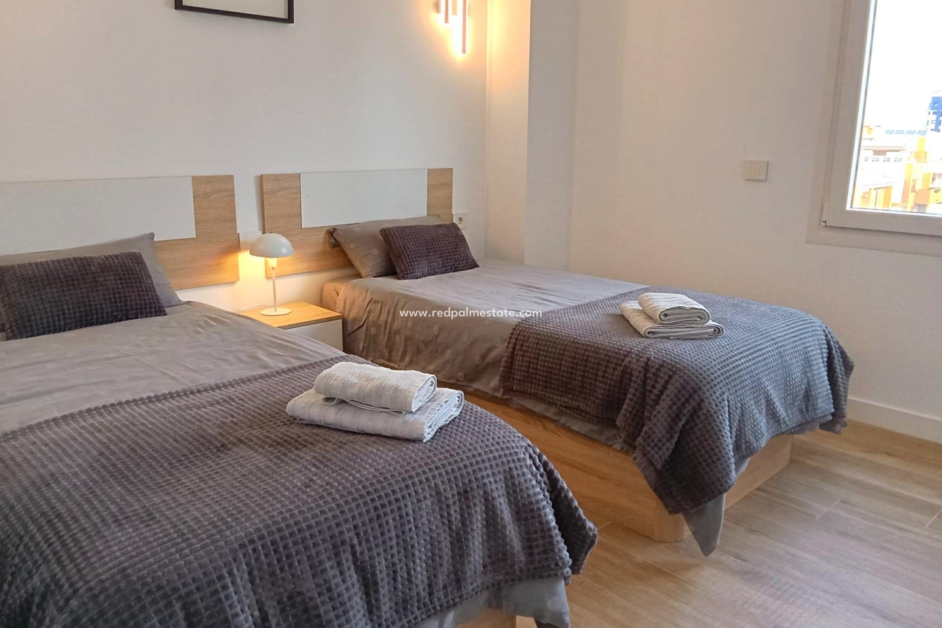 Revente - Appartement -
Torrevieja - Punta prima