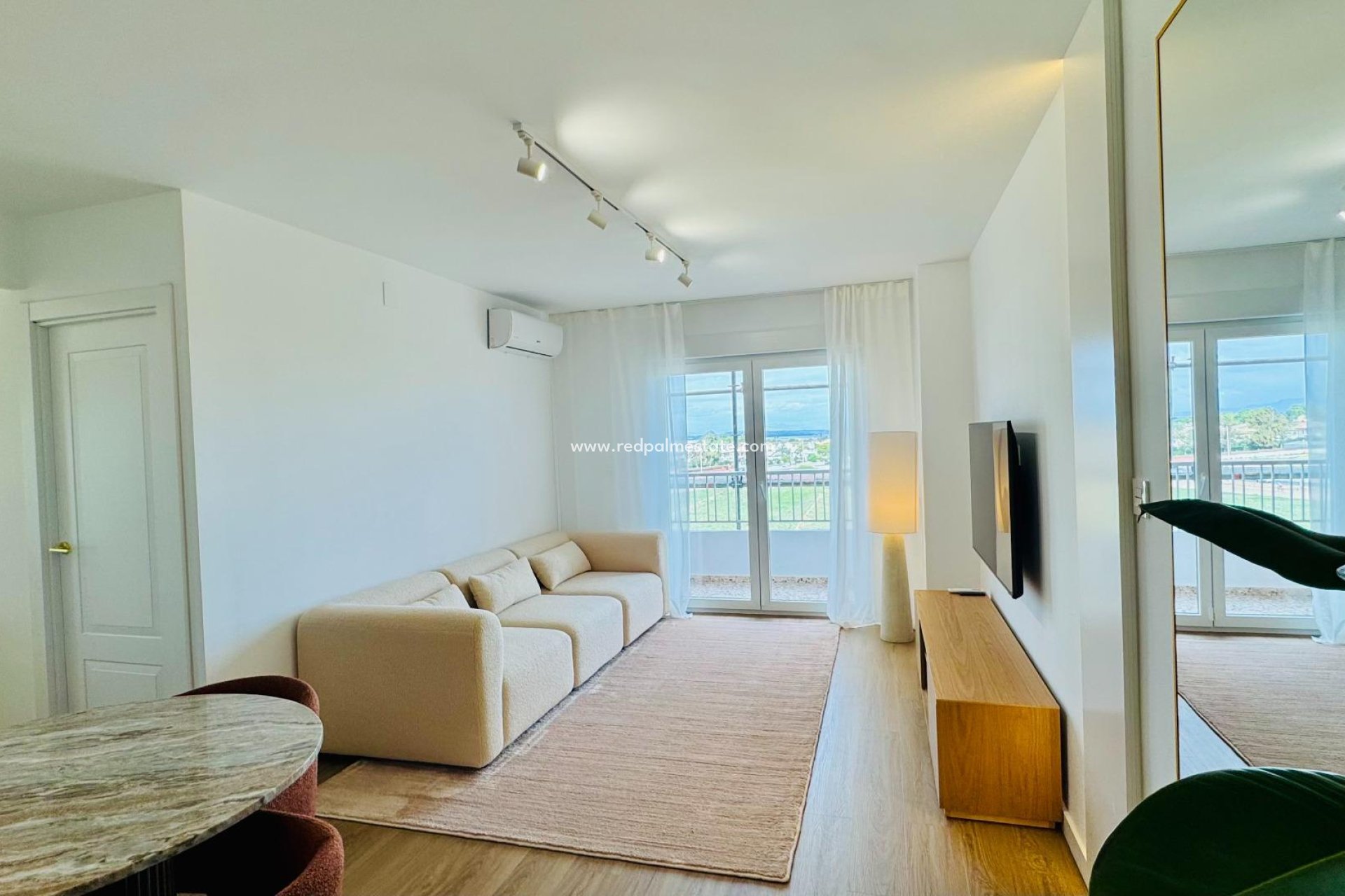 Revente - Appartement -
Torrevieja - Punta prima