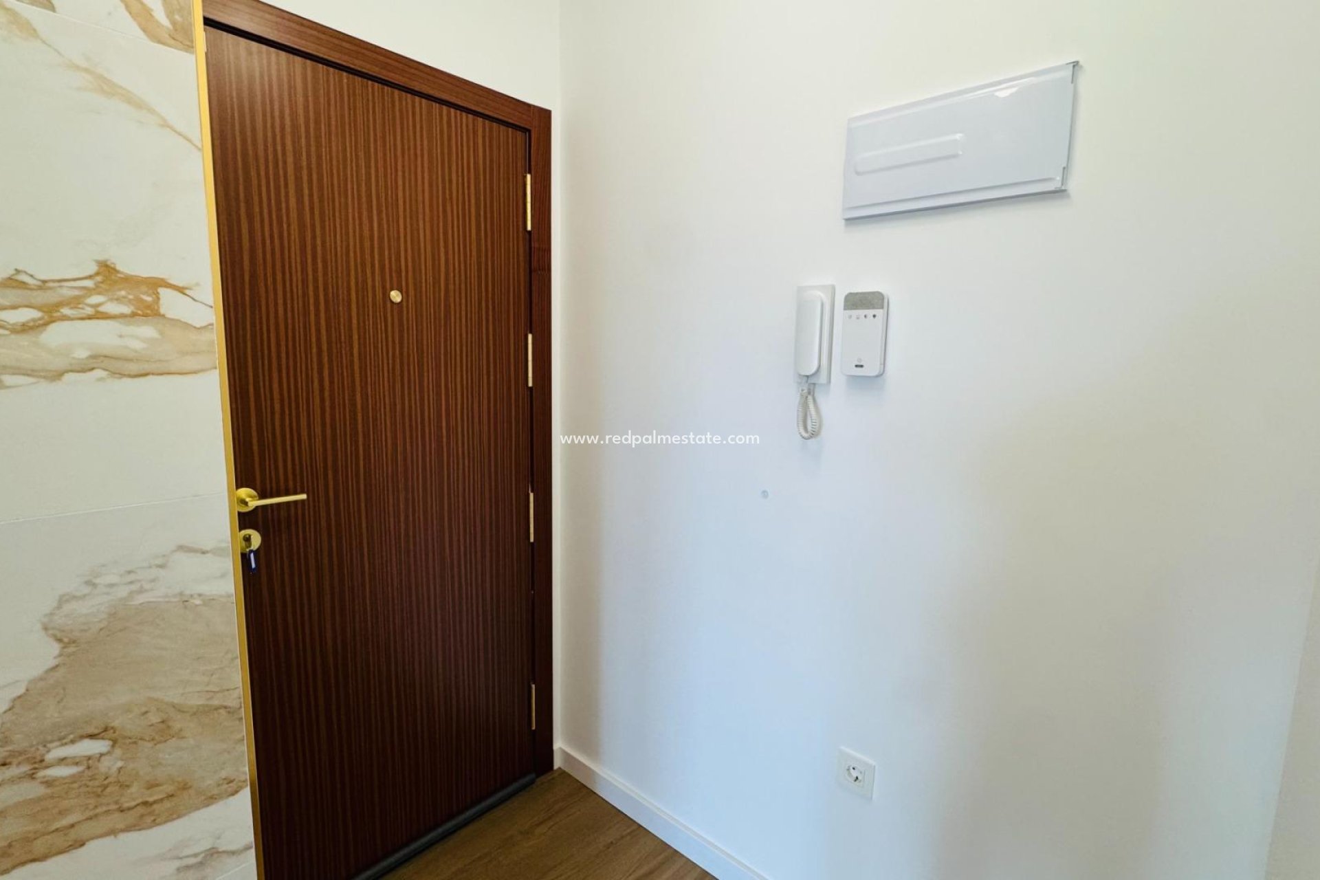Revente - Appartement -
Torrevieja - Punta prima