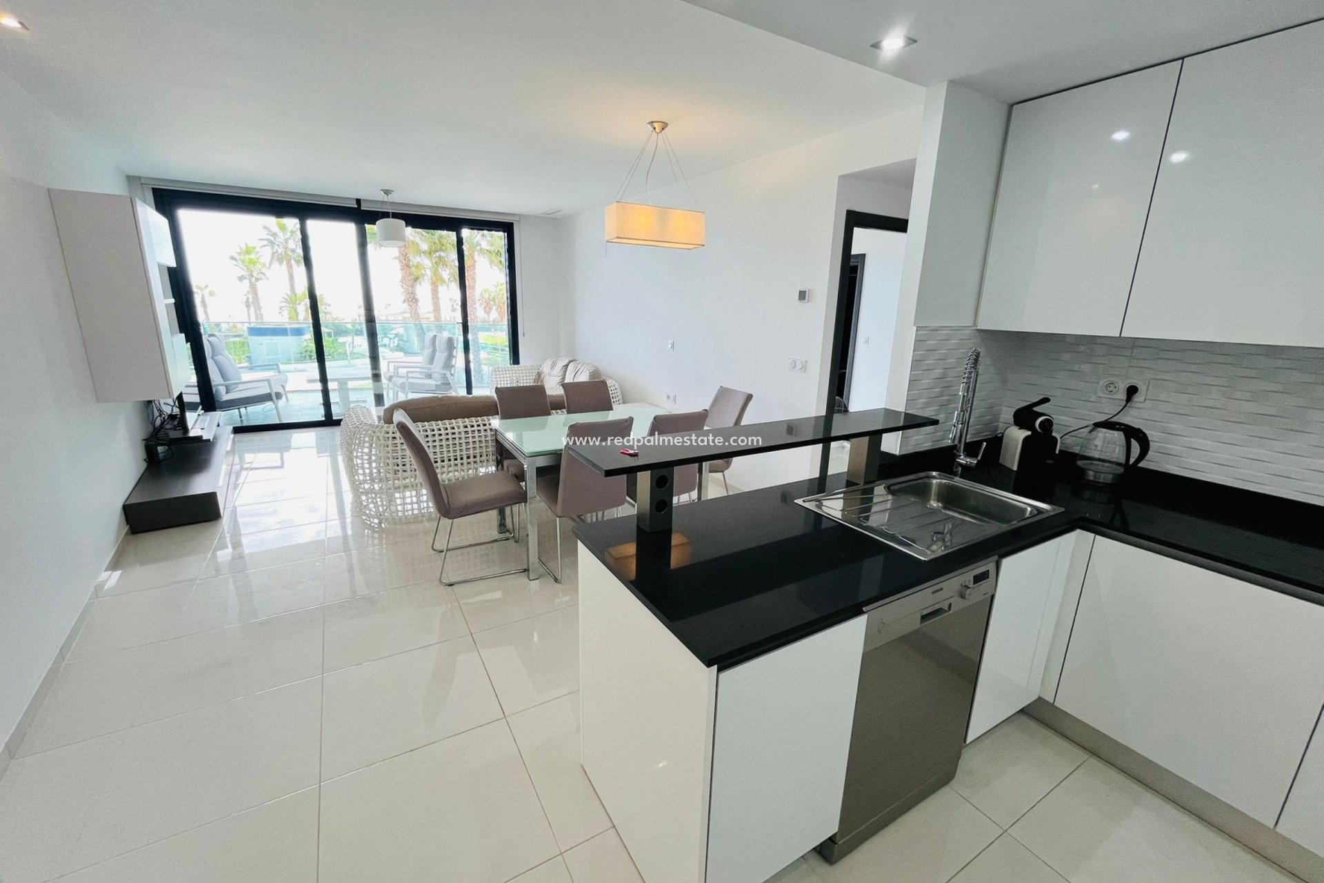 Revente - Appartement -
Torrevieja - Punta prima