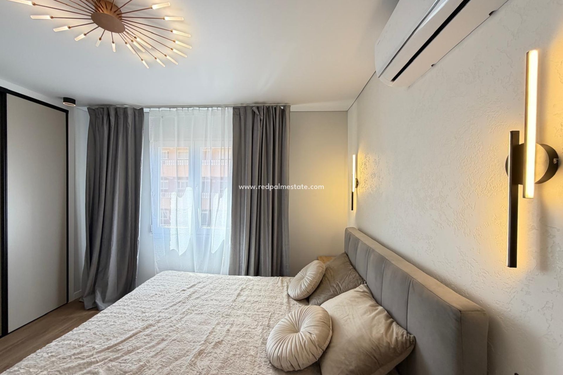Revente - Appartement -
Torrevieja - Punta prima