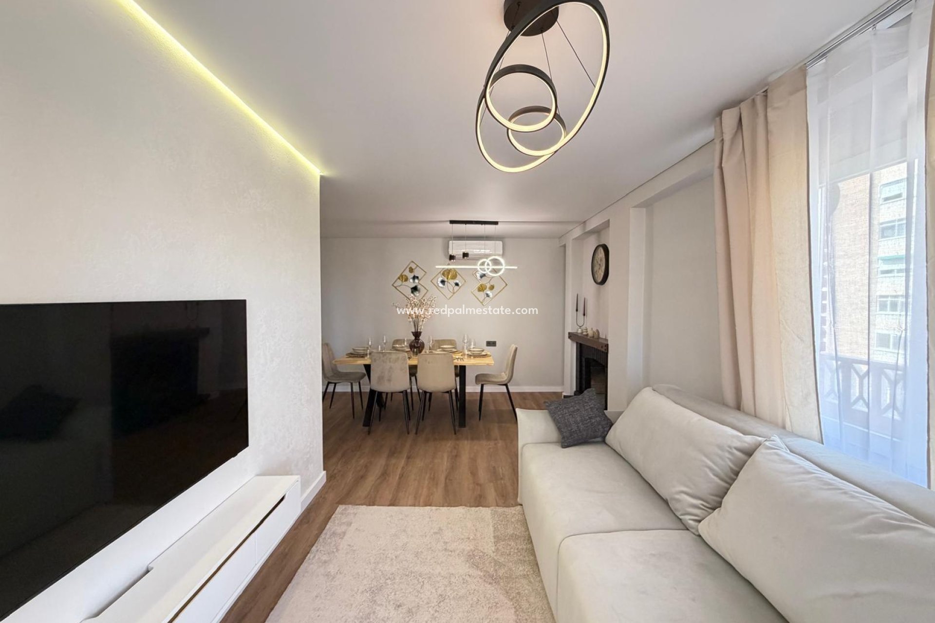 Revente - Appartement -
Torrevieja - Punta prima