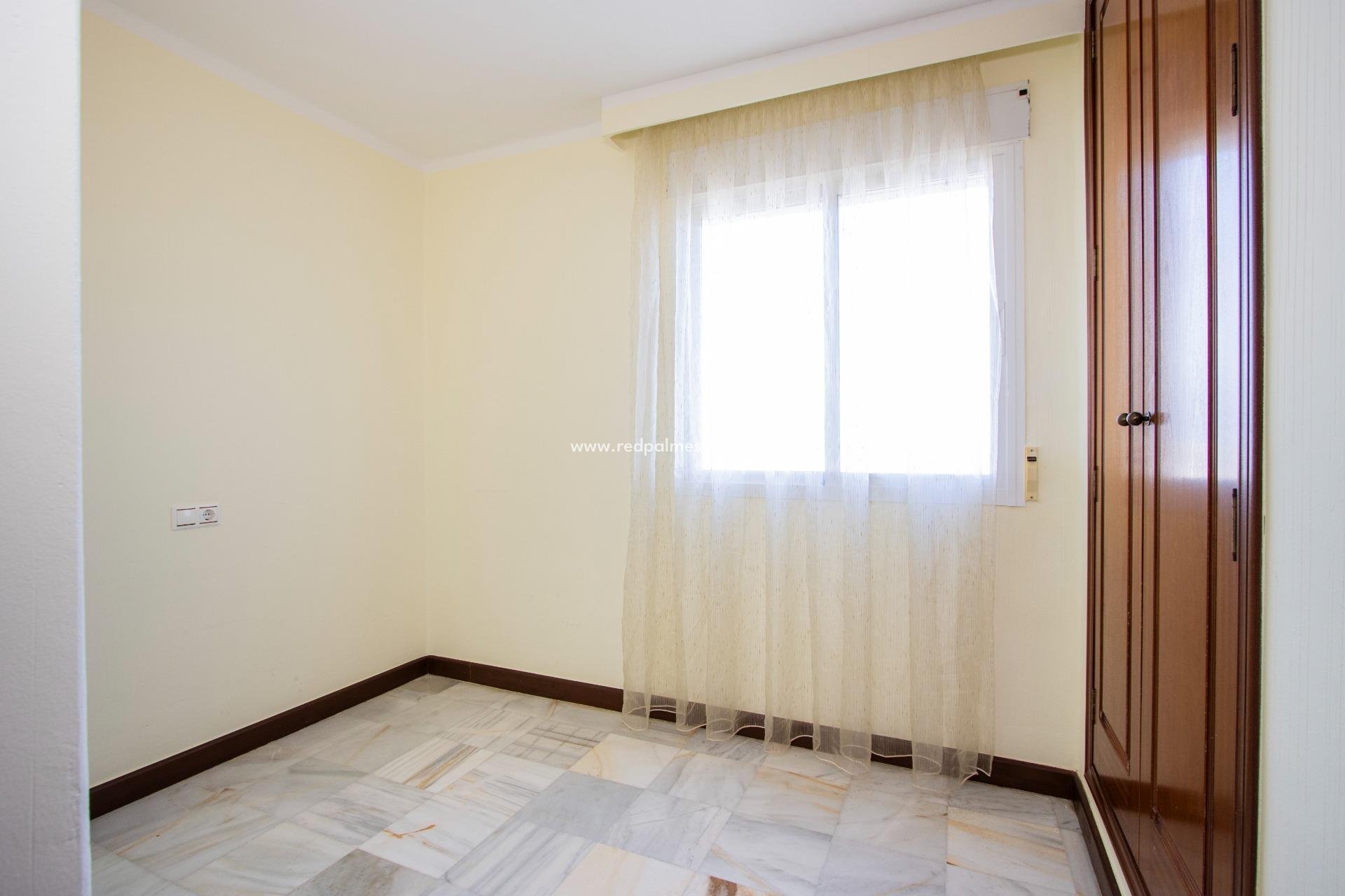 Revente - Appartement -
Torrevieja - Rosaleda-los frutales