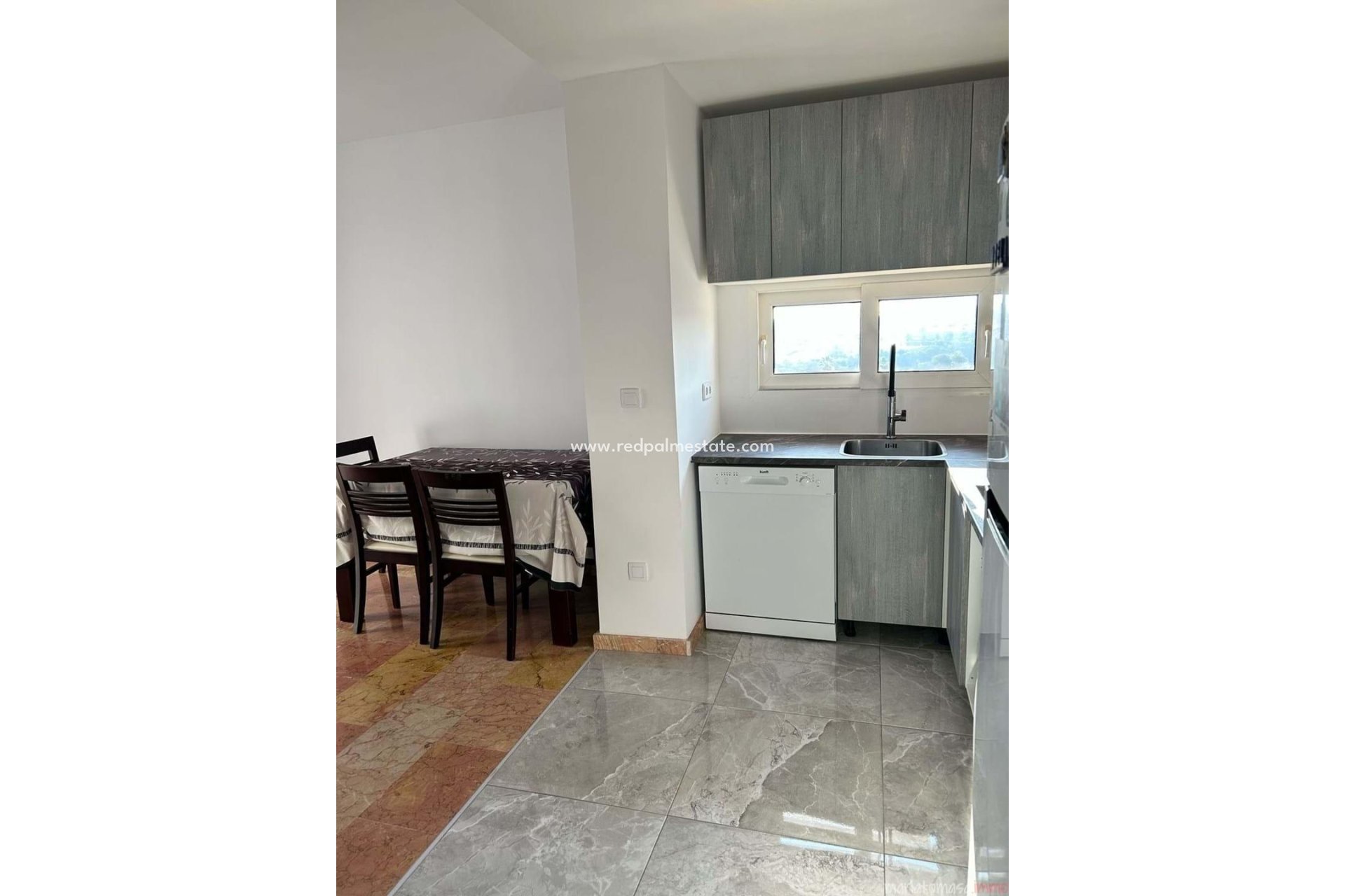 Revente - Appartement -
Torrevieja - Torreblanca