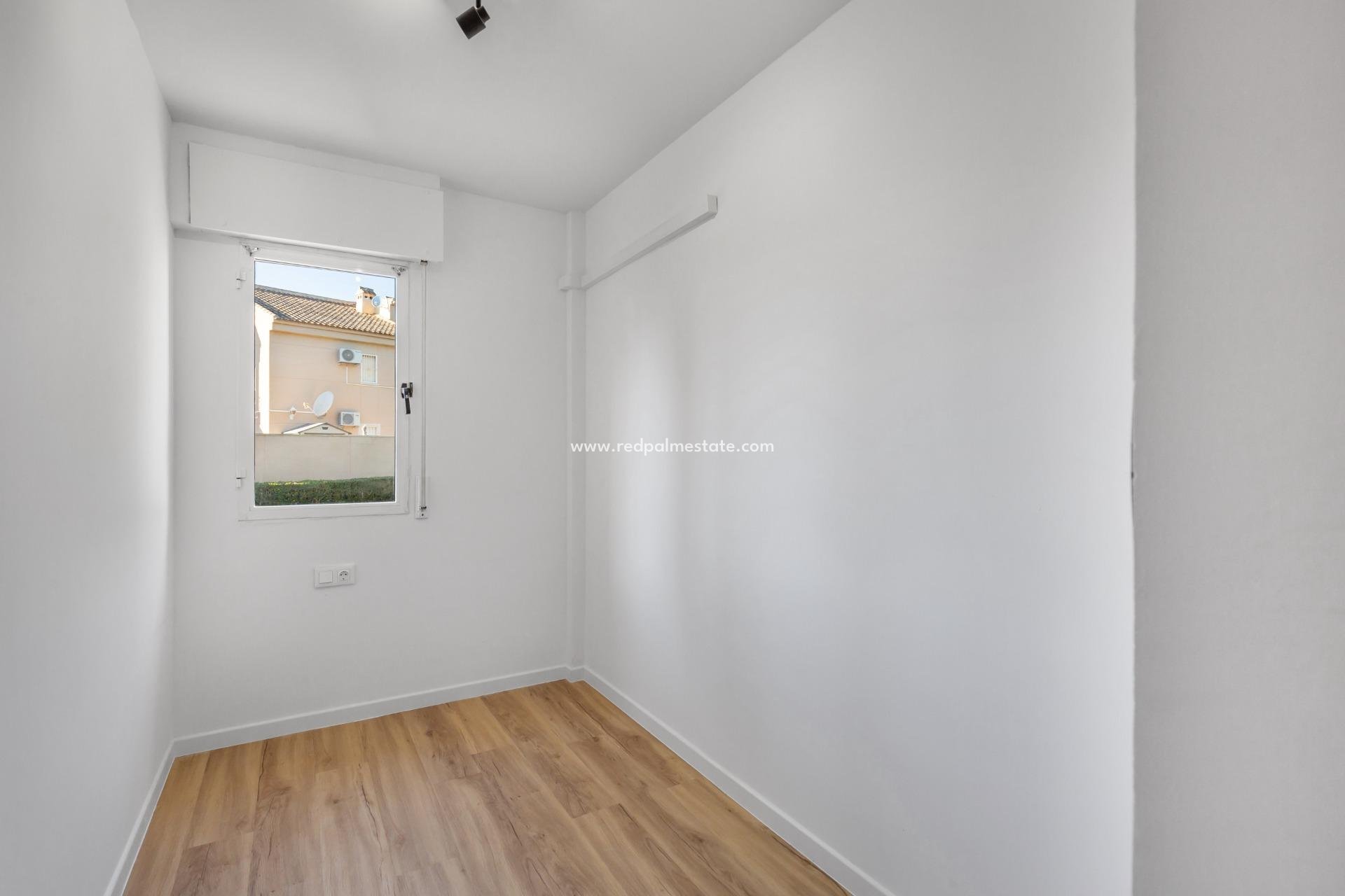 Revente - Appartement -
Torrevieja - Torreblanca