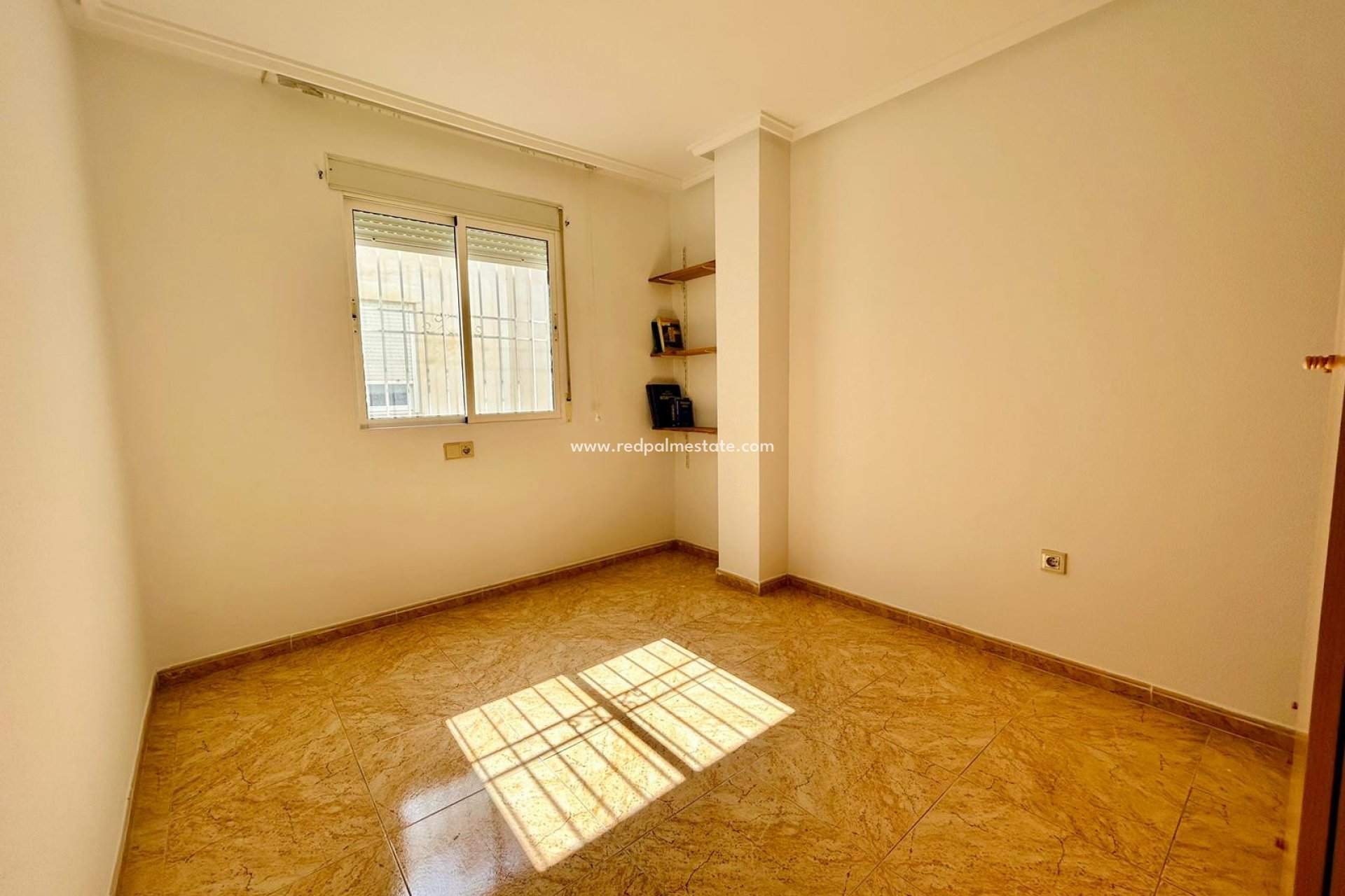 Revente - Appartement -
Torrevieja - Torrevieja Centro