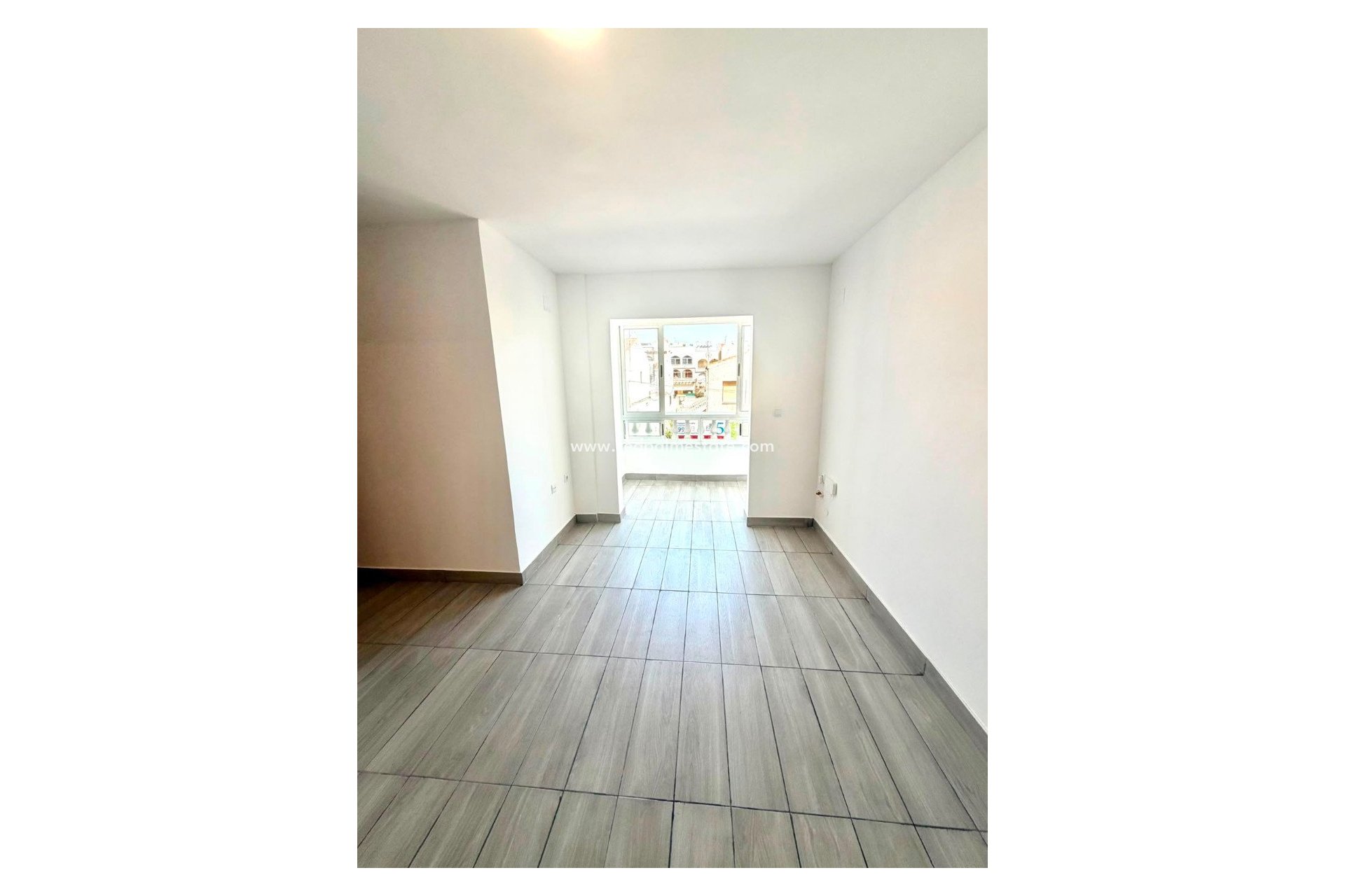Revente - Appartement -
Torrevieja - Torrevieja Centro
