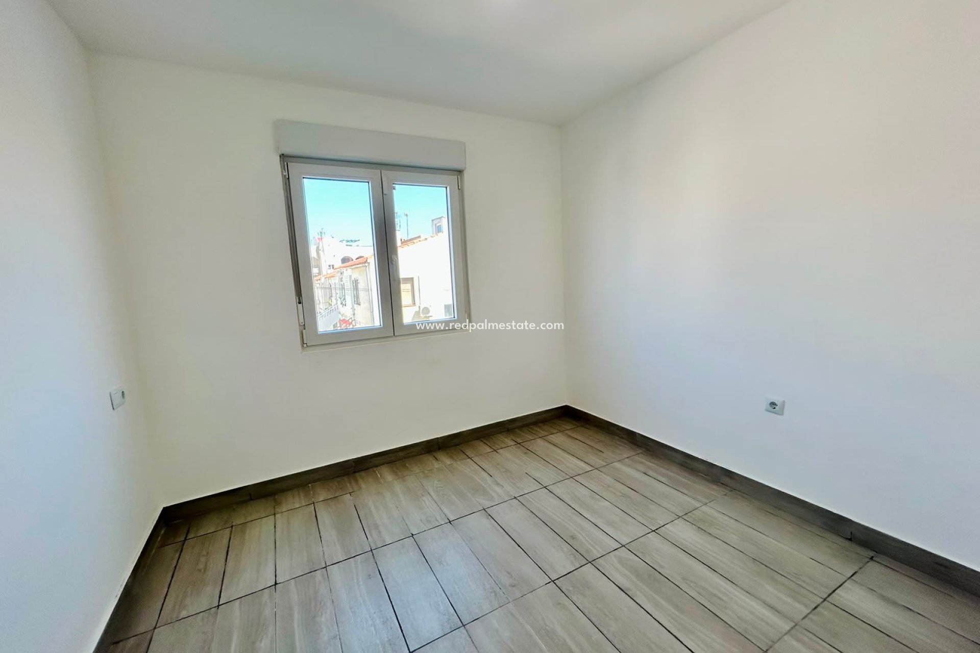 Revente - Appartement -
Torrevieja - Torrevieja Centro