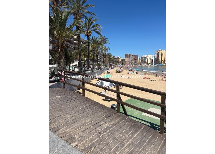 Revente - Appartement -
Torrevieja