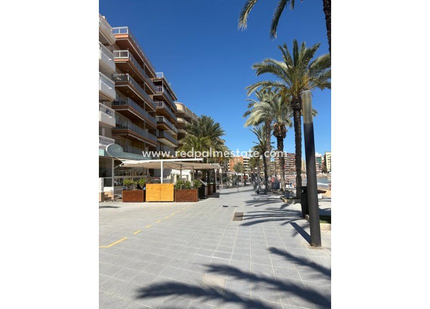 Revente - Appartement -
Torrevieja