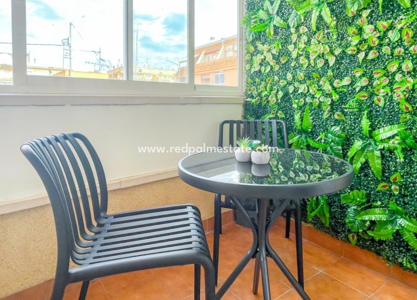 Revente - Appartement -
Torrevieja