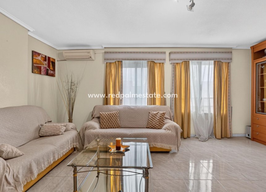 Revente - Appartement -
Torrevieja
