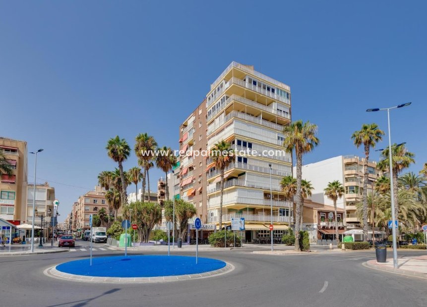 Revente - Appartement -
Torrevieja