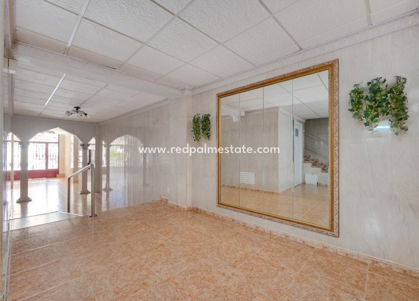 Revente - Appartement -
Torrevieja