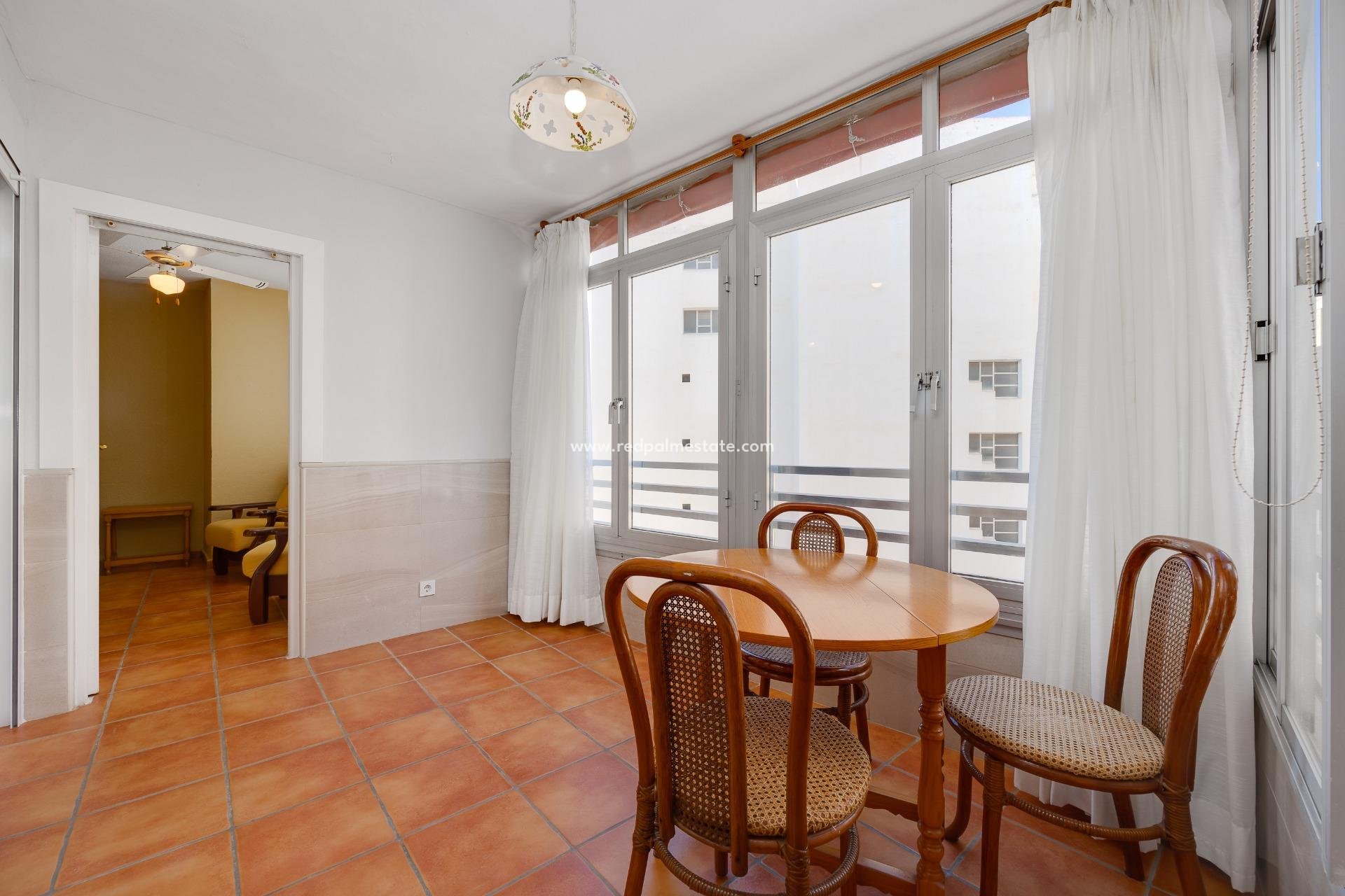 Revente - Appartement -
Torrevieja