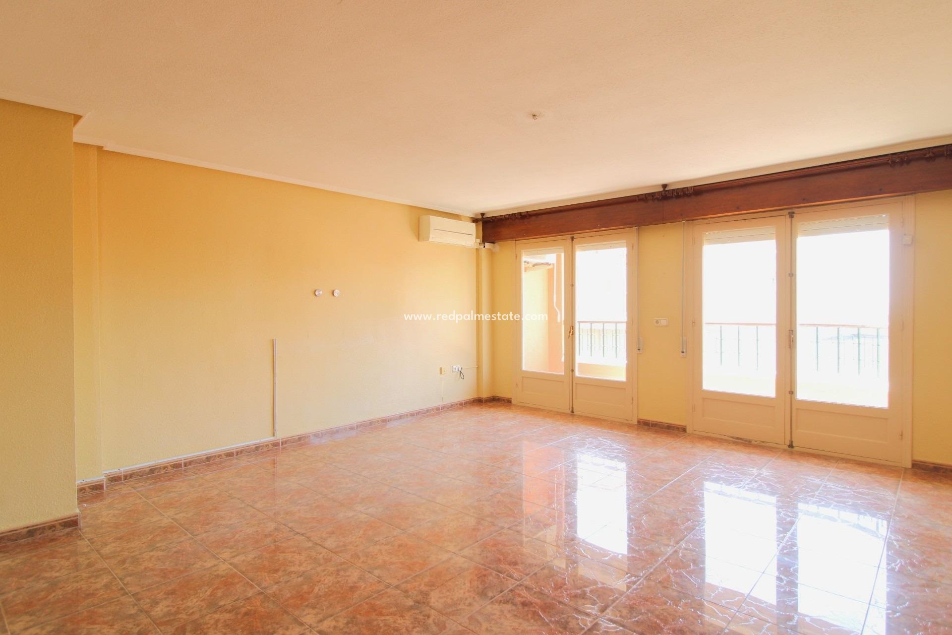Revente - Appartement -
Torrevieja