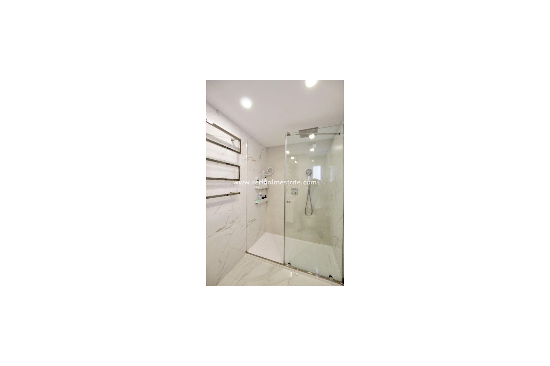 Revente - Appartement -
Torrevieja
