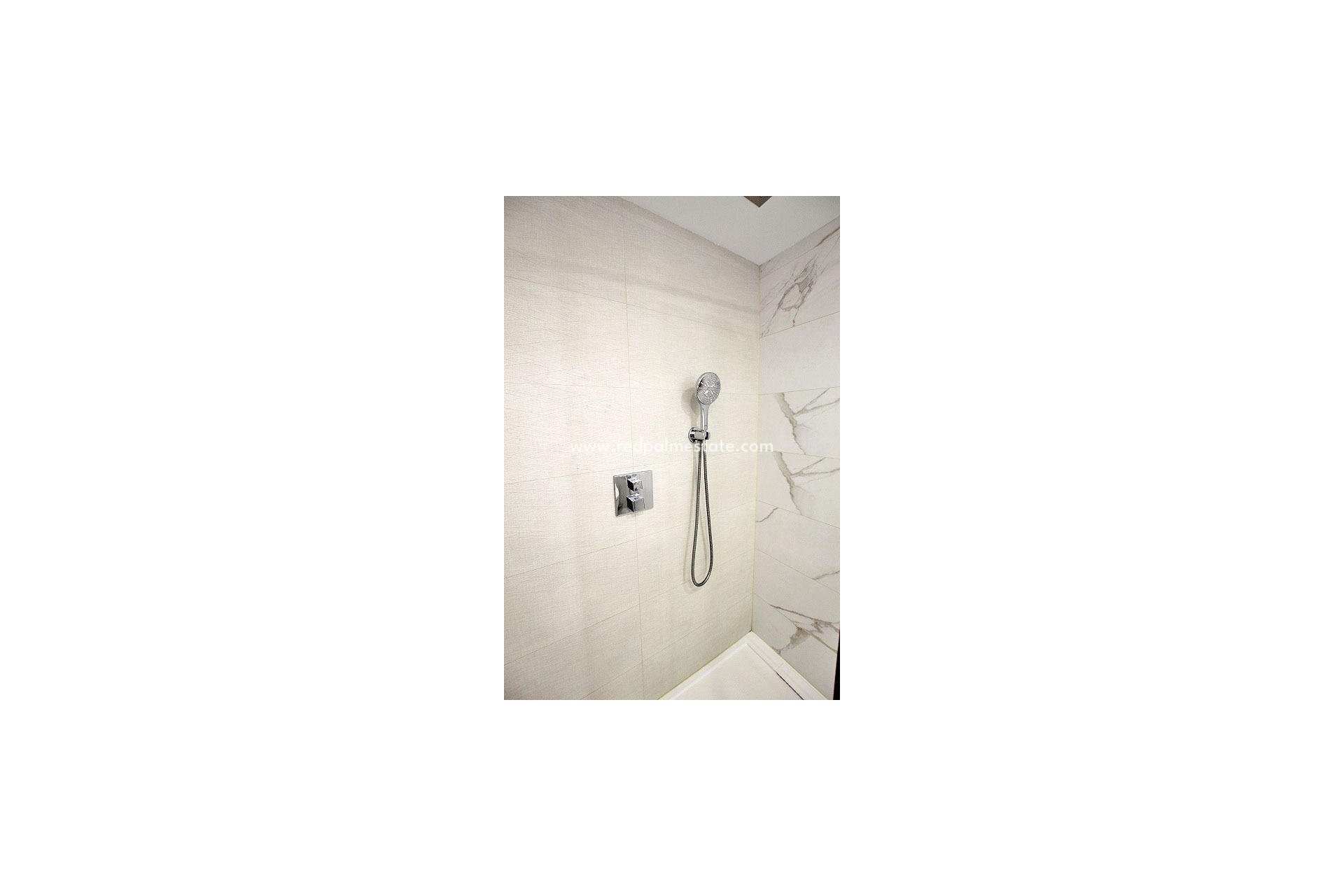 Revente - Appartement -
Torrevieja