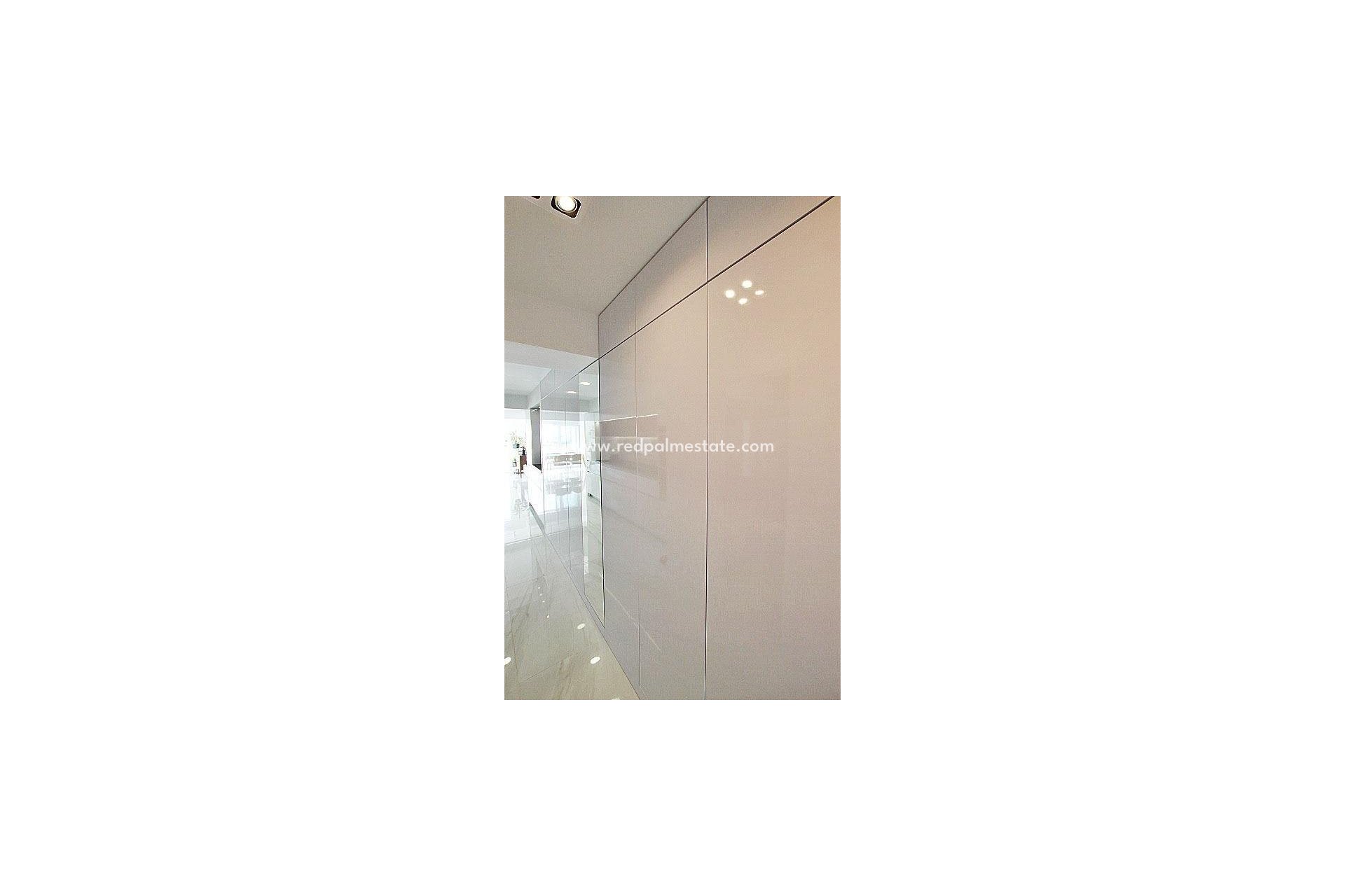 Revente - Appartement -
Torrevieja