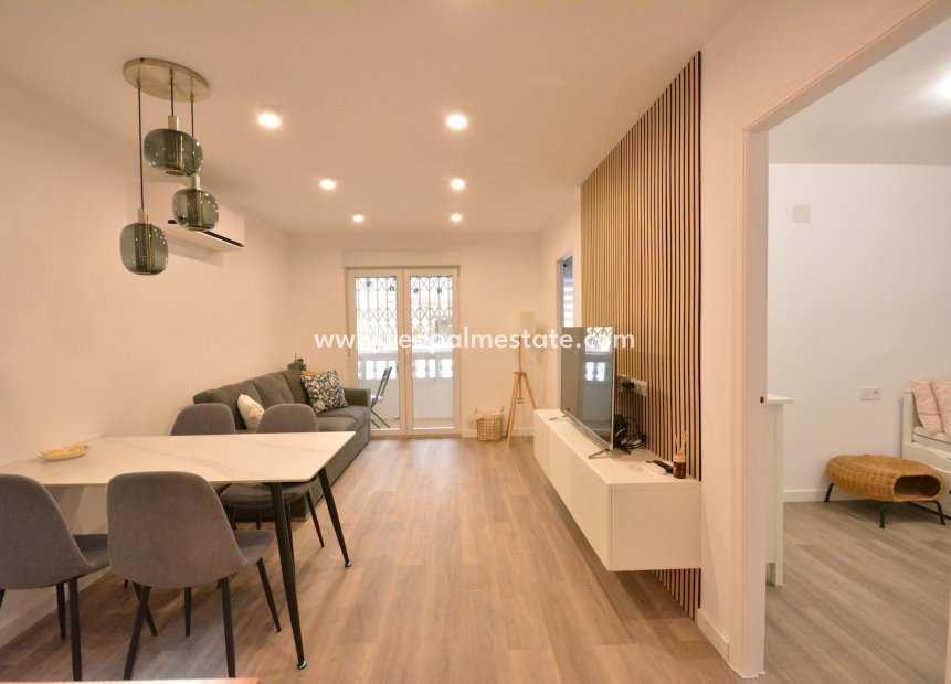 Revente - Appartement -
Torrevieja