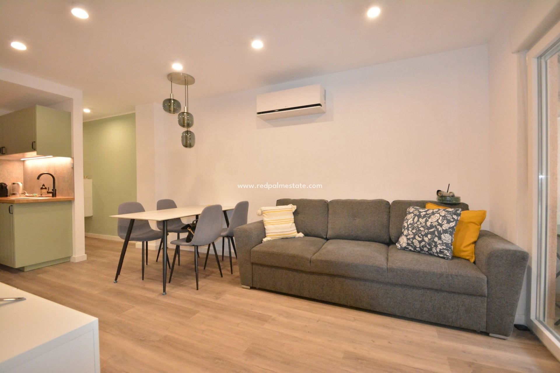 Revente - Appartement -
Torrevieja