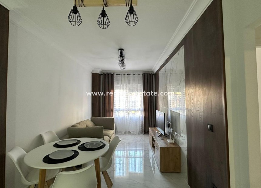 Revente - Appartement -
Torrevieja